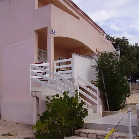 Apartman Sara * Mandre