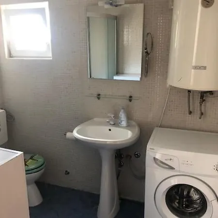Apartman Sara * Mandre